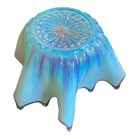 Vintage Fostoria Blue Opalescent Glass Heirloom Crimped Handkerchief Bowl. MINT - Picture 11 of 13